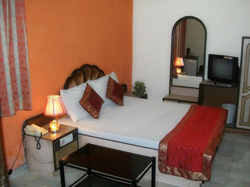 Anmol Hotel Delhi  Værelse billede